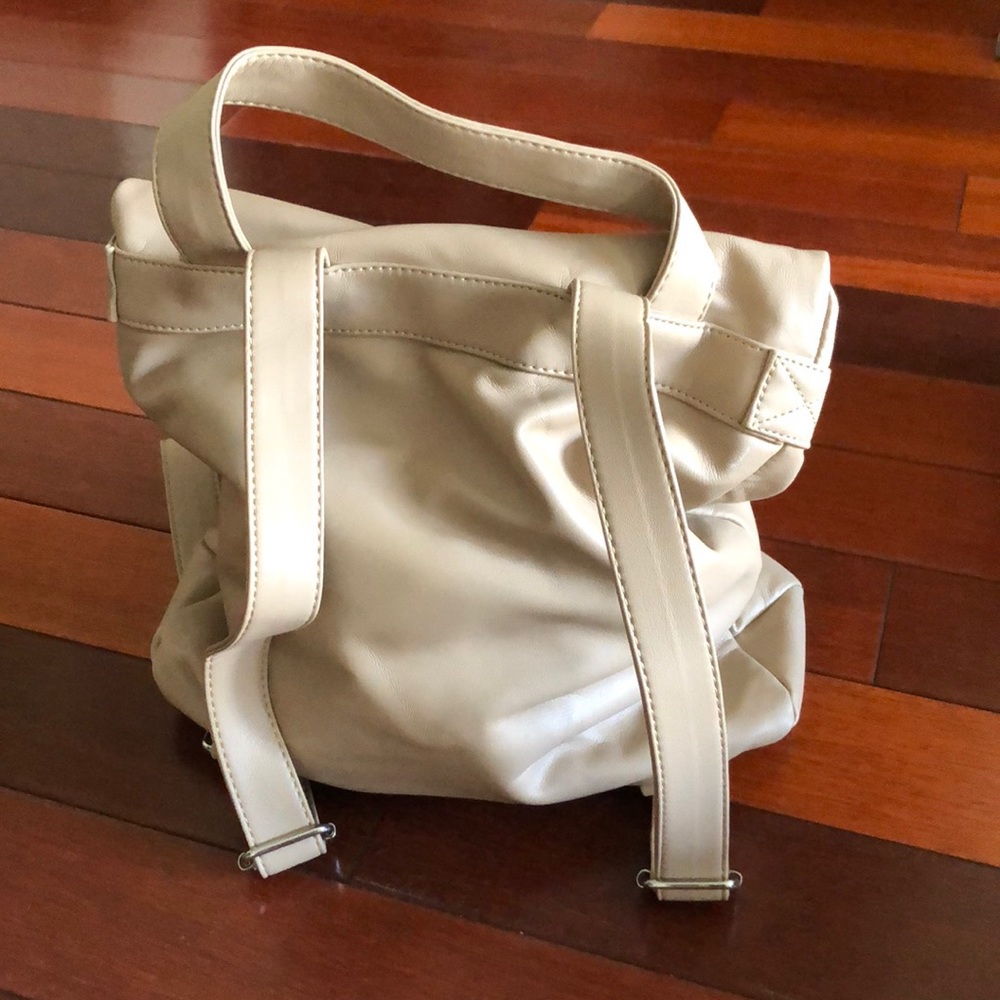 Leather backpack - Picture 3 of 3